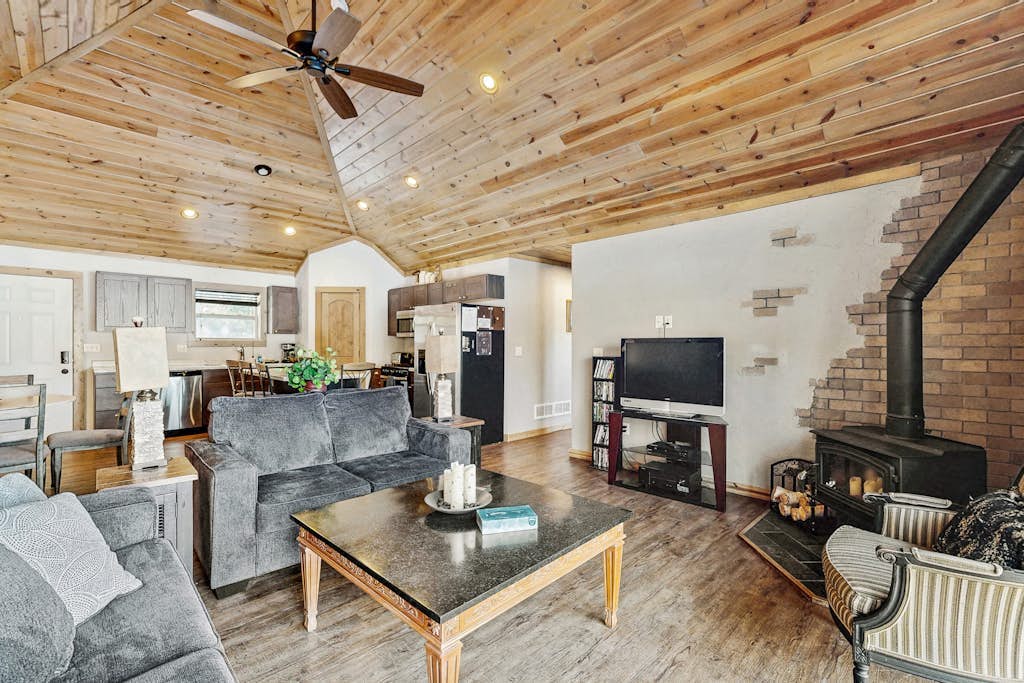 Waterfront home in great location w/ dock, fire pit, row boat & kayaks