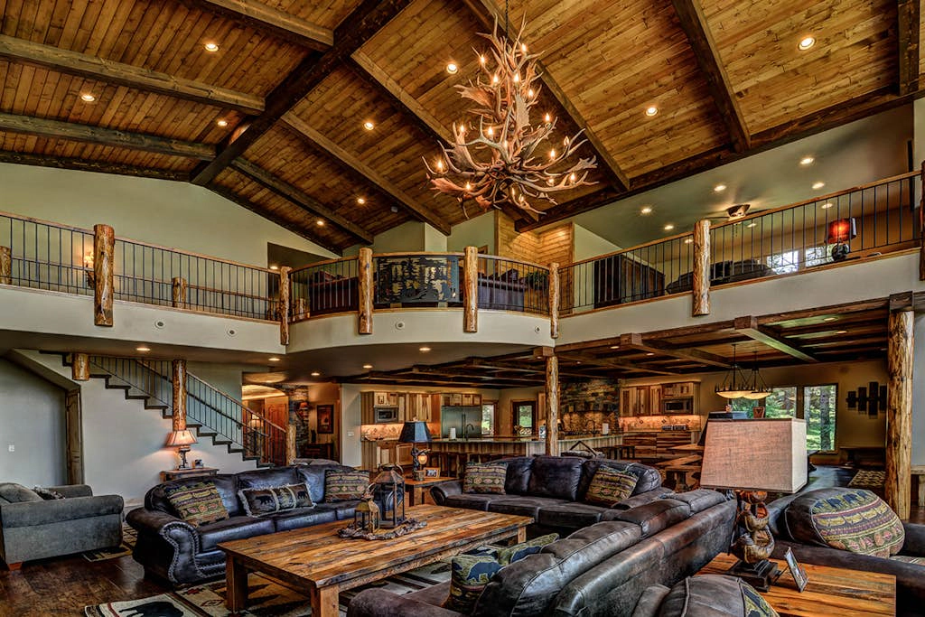 Whispering Pines Lodge -Fewer Rooms Option