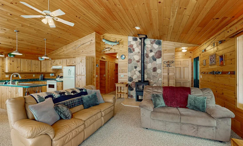 Cozy, Peaceful, Lakefront Retreat with Private Walking trails, Fire pit, & More