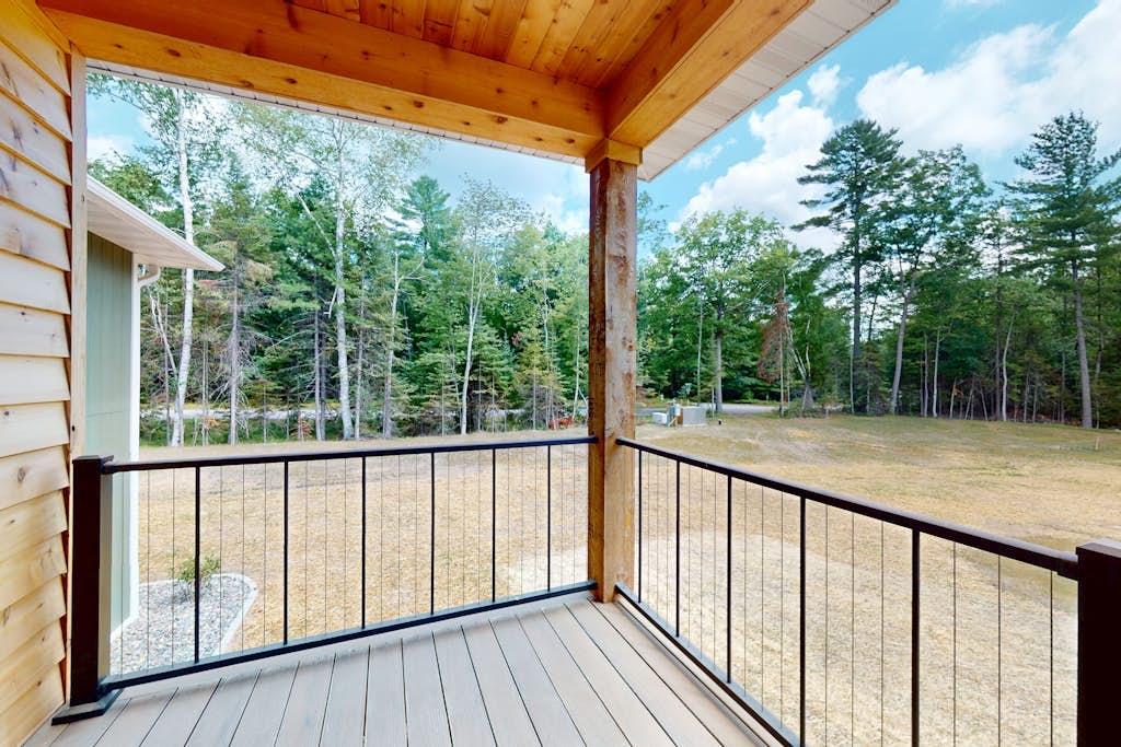 Modern Northwoods Townhouse near lakes, trails & town‚Äîperfect for adventures!
