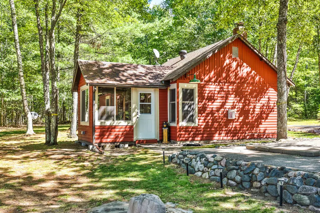 The Loons Nest & The Nut House