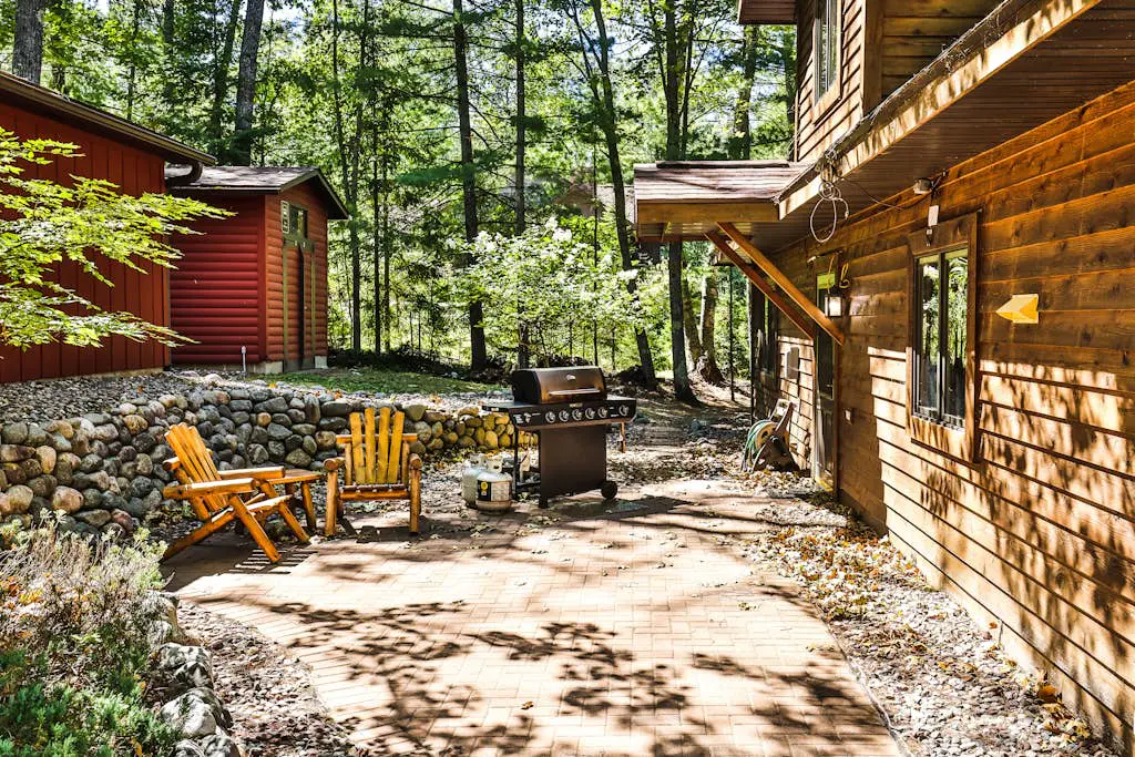 The Loons Nest & The Nut House