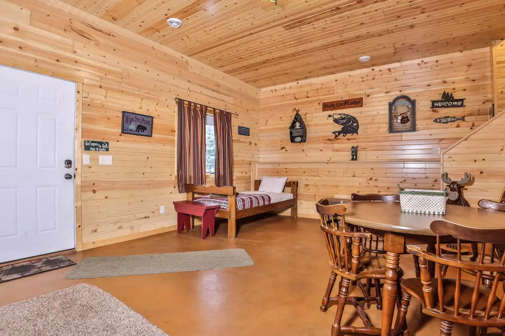 Shady Lane Lodge