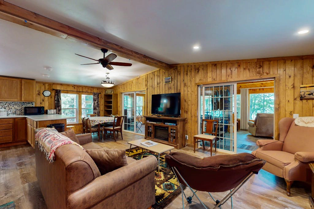 Anvil Lake Hideaway
