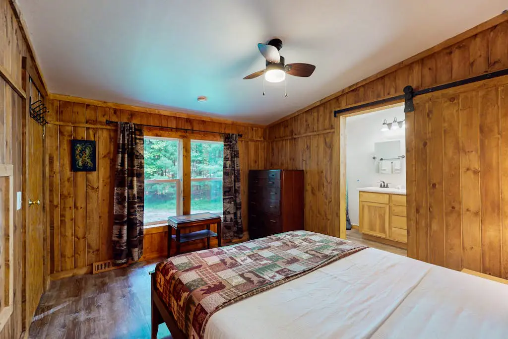 Anvil Lake Hideaway