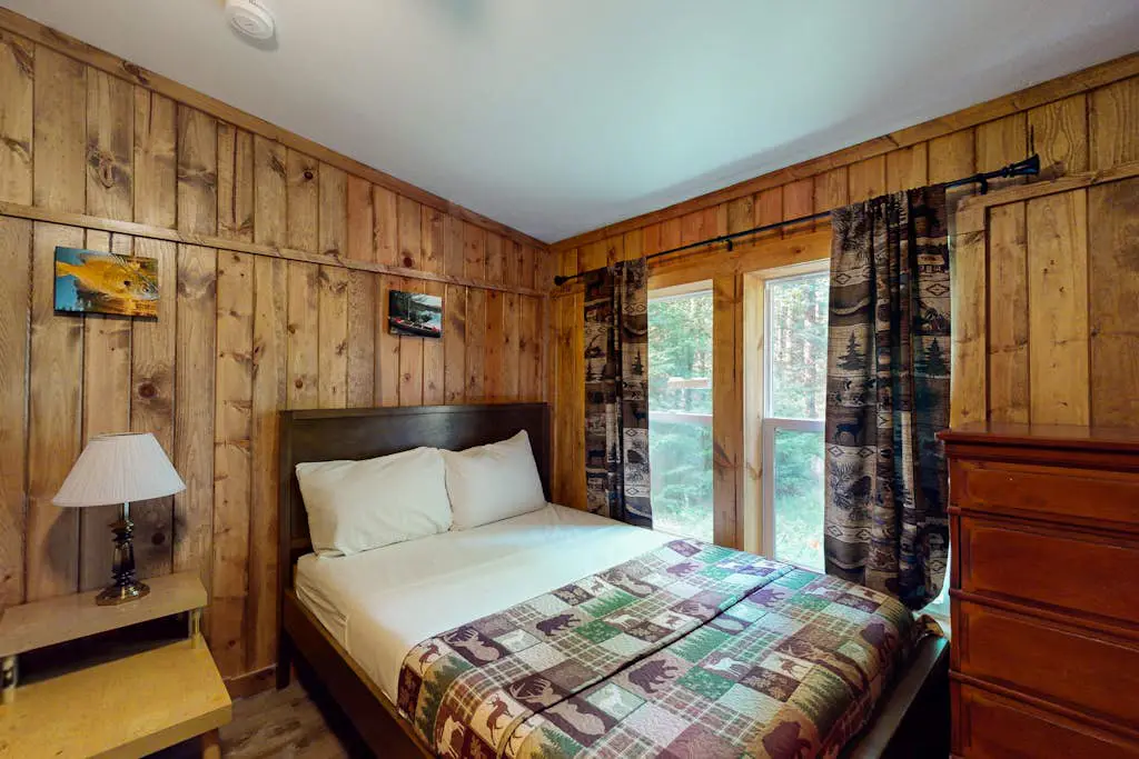 Anvil Lake Hideaway