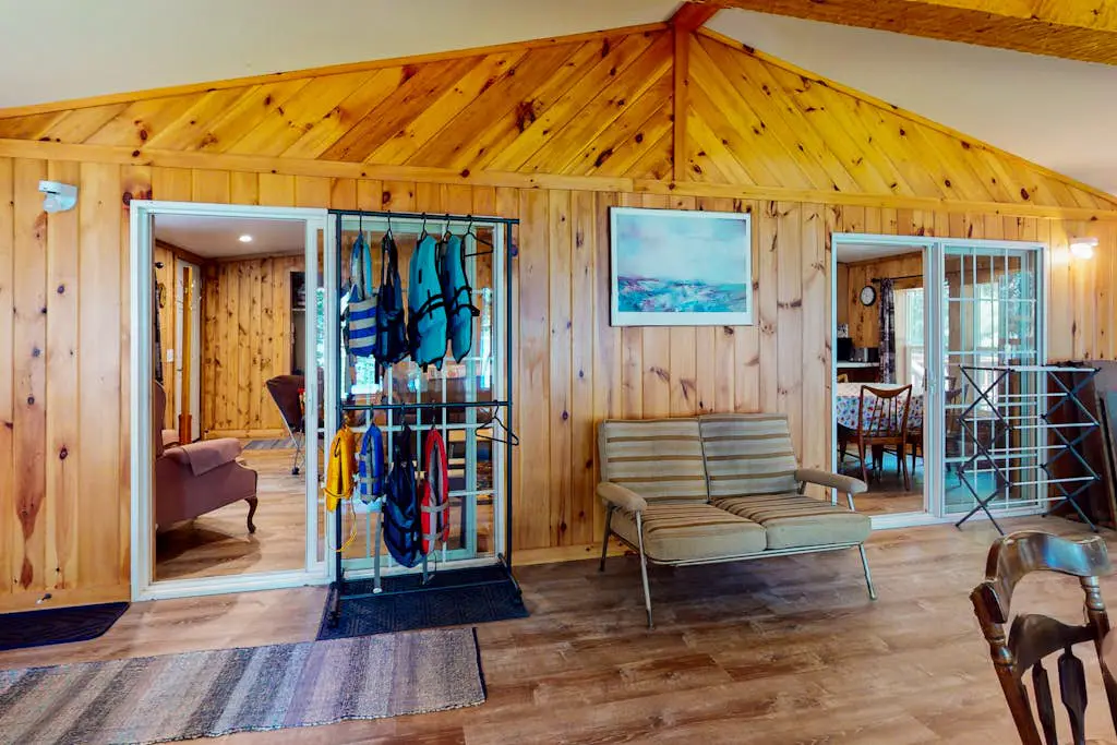 Anvil Lake Hideaway