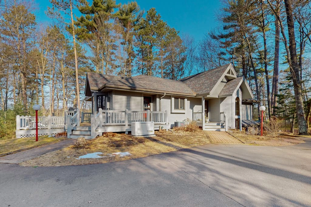 Laeser Lakehome