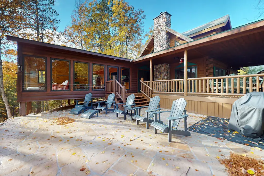 The Lodge on Booth Lake