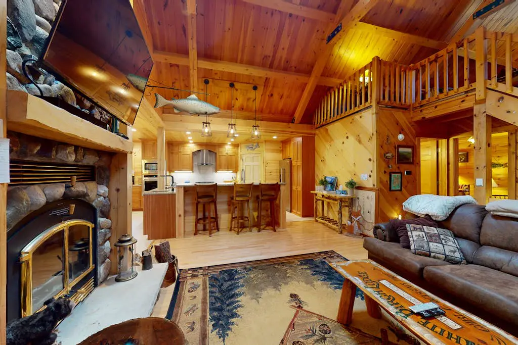The Lodge on Booth Lake