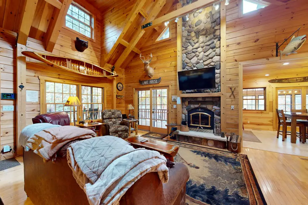 The Lodge on Booth Lake