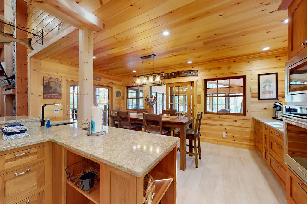 The Lodge on Booth Lake