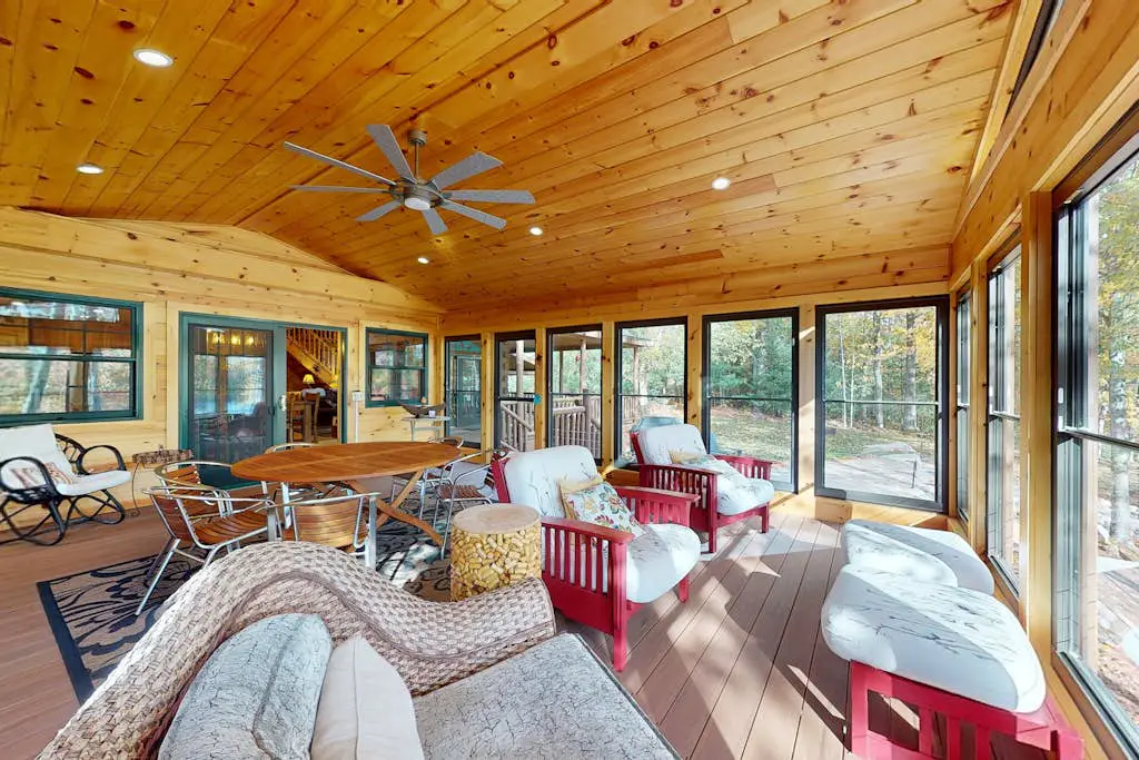 The Lodge on Booth Lake