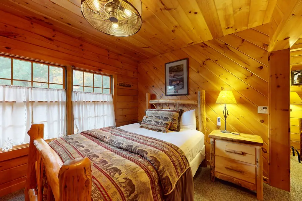 The Lodge on Booth Lake