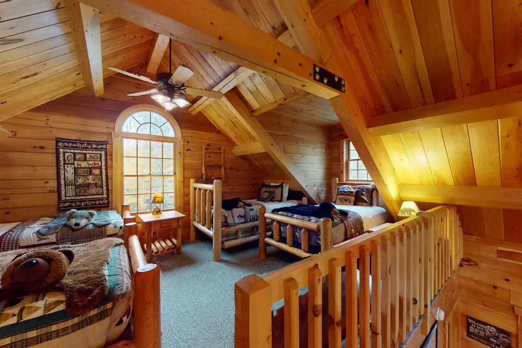 The Lodge on Booth Lake
