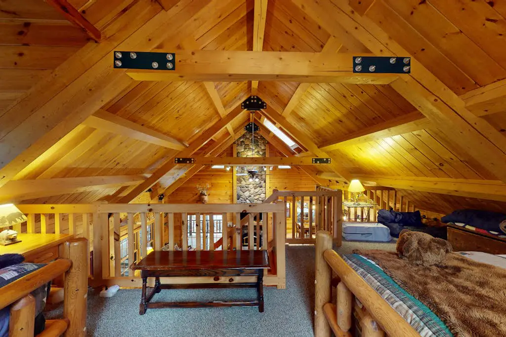 The Lodge on Booth Lake
