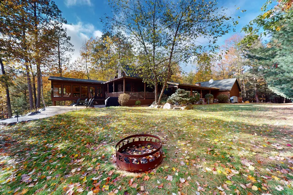 The Lodge on Booth Lake