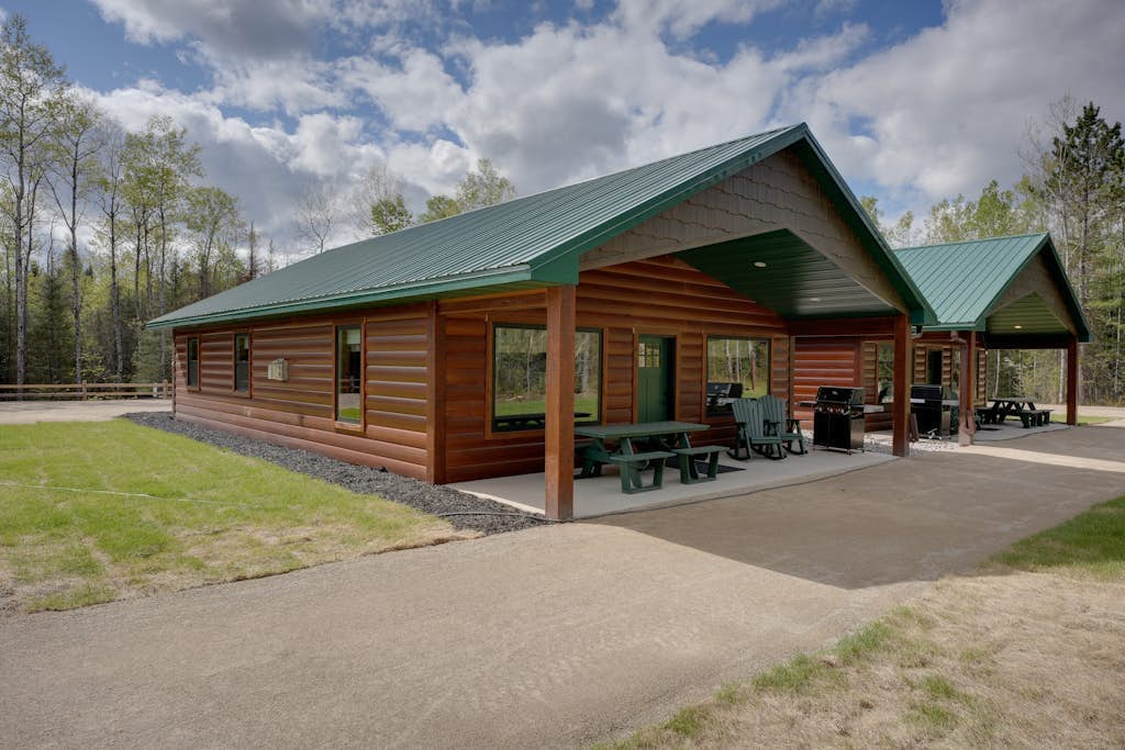 Contemporary dog-friendly cabins with hot tub, fireplaces, patios, & game room