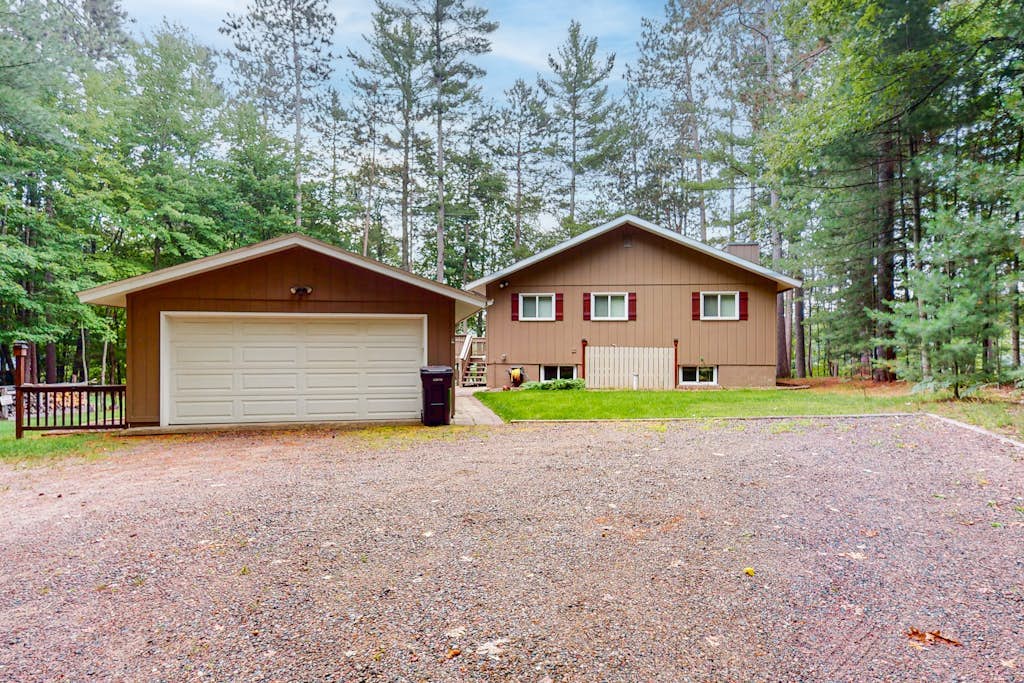 Hillis House  | Lakefront house in Arbor Vitae w/water toys & two kitchens