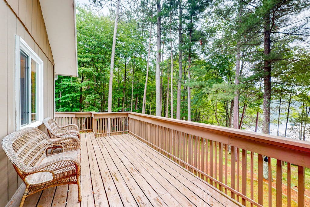 Hillis House  | Lakefront house in Arbor Vitae w/water toys & two kitchens