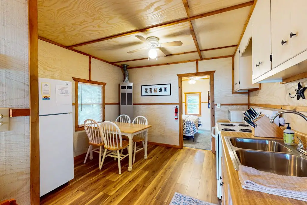 Catfish Cottage B