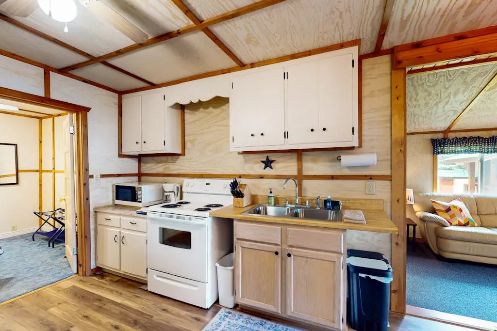 Catfish Cottage B