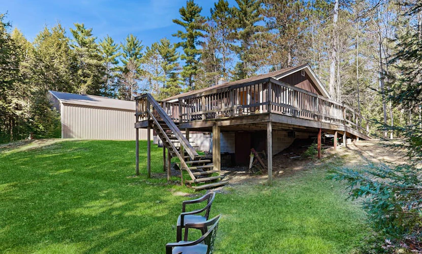 Dog-Friendly Retreat Near Trails & Lake with Full Kitchen, Central AC, & WiFi