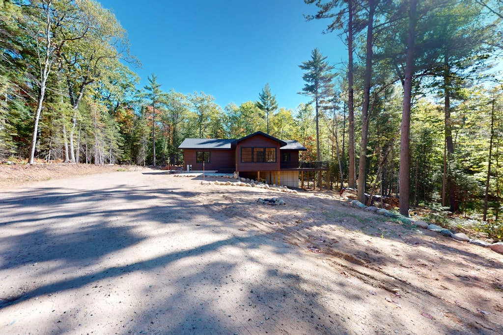 Lakeside Lodge