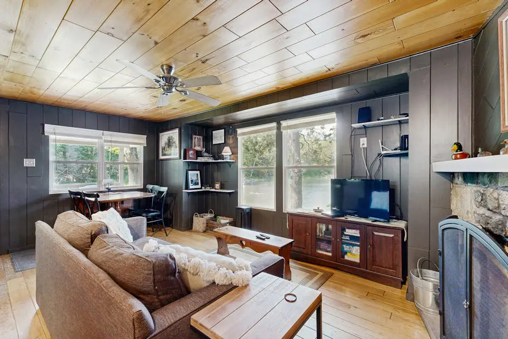Blue Jay Cabin