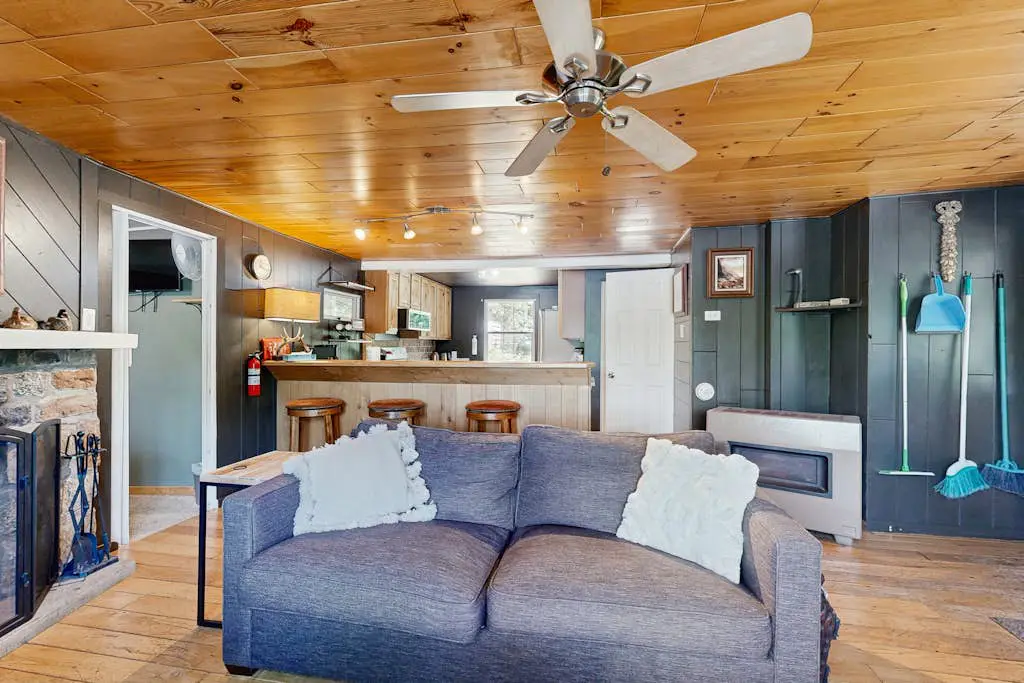 Blue Jay Cabin