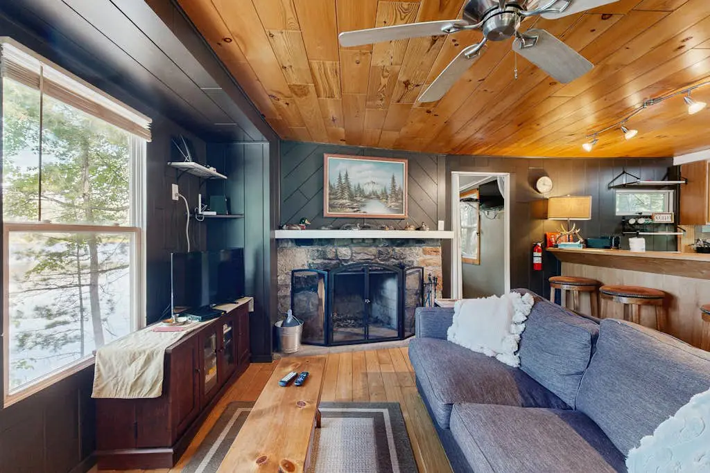 Blue Jay Cabin