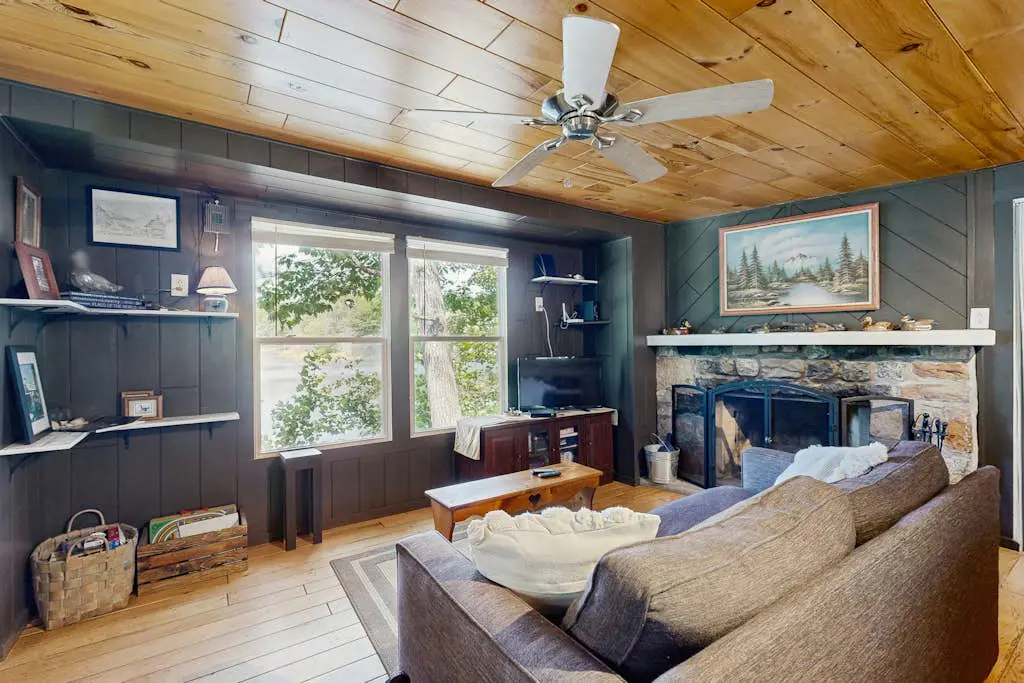 Blue Jay Cabin