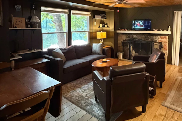 Blue Jay Cabin | Lakefront cabin in Rhinelander with dock & row boat