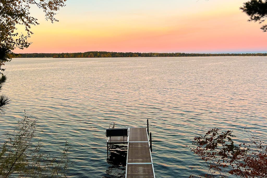 Fence Lake Chain Home w/ Great View,Paddle Boards, Kayaks,Gas Grill & Fire pit