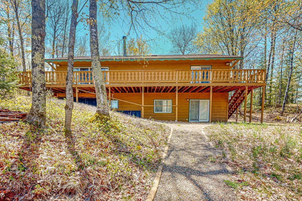 Lakefront home with large patio, fire pit, & a provided kayak