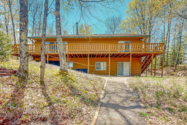 Lakefront home with large patio, fire pit, & a provided kayak