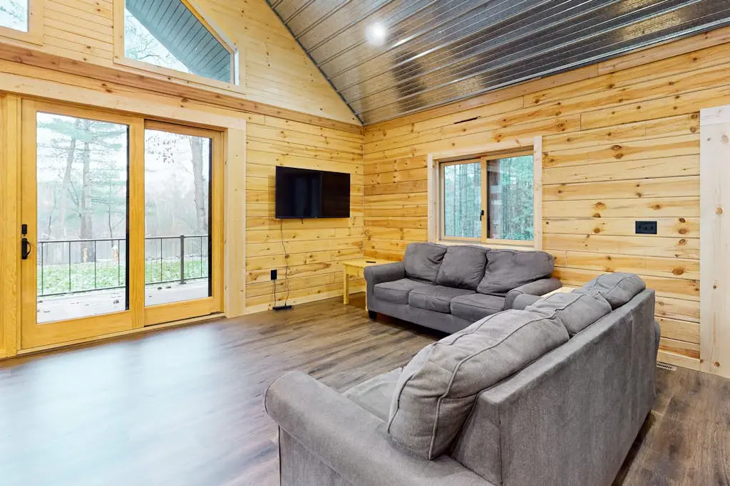 Brown Bear Cabin