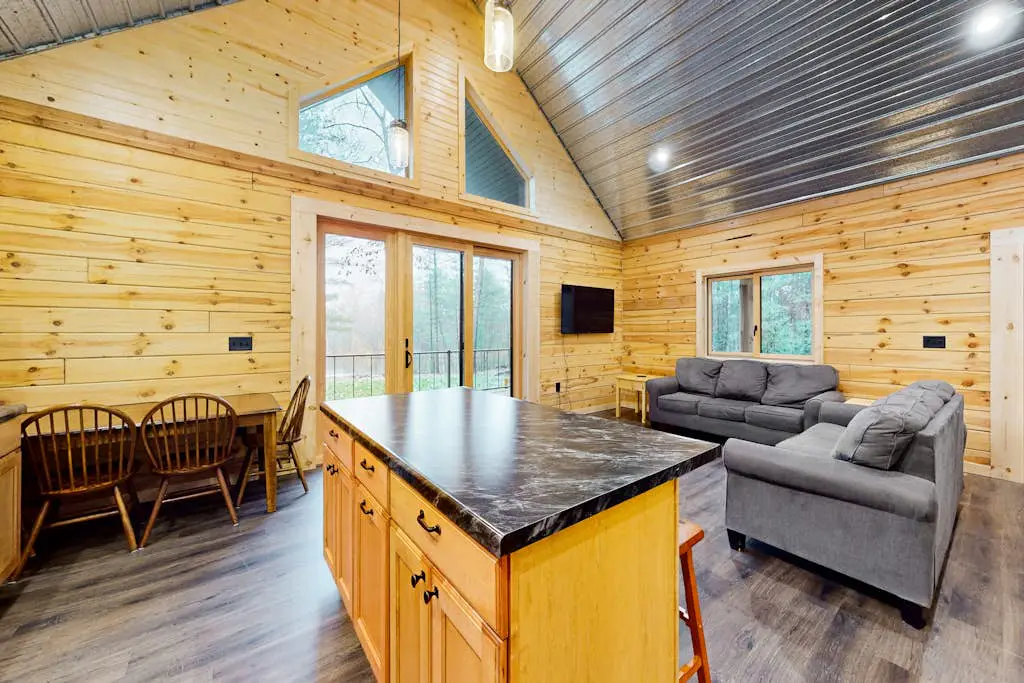 Brown Bear Cabin