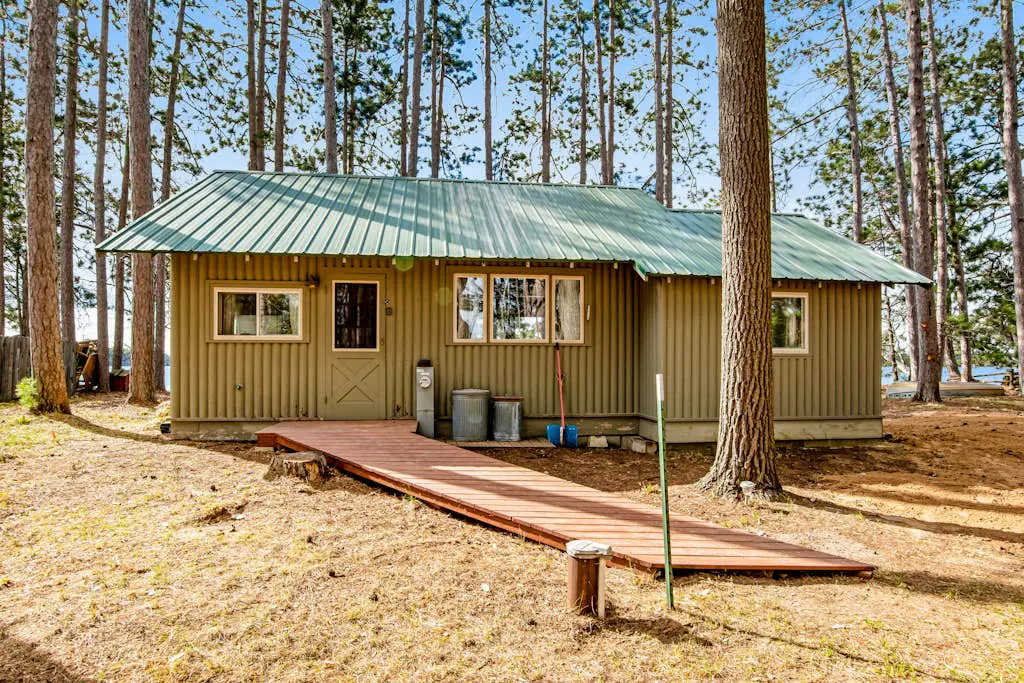 Bucky's PineIsle Retreat