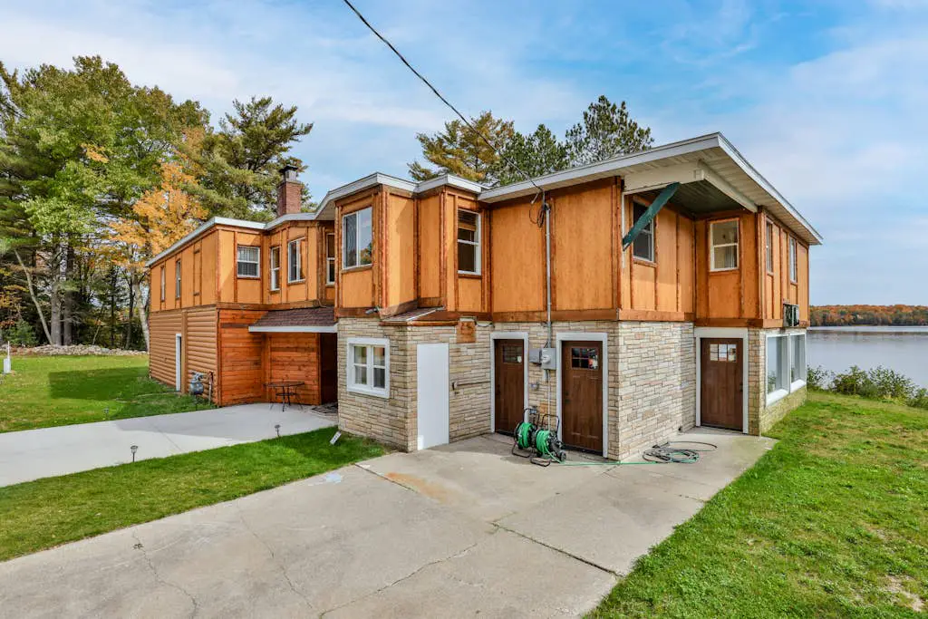 Timber Lodge Retreat
