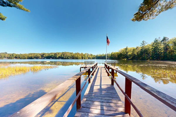 Soaring Pines Lakeside on Fence Lake Chain w/ Paddle Boards, Kayaks, & Lily Pad
