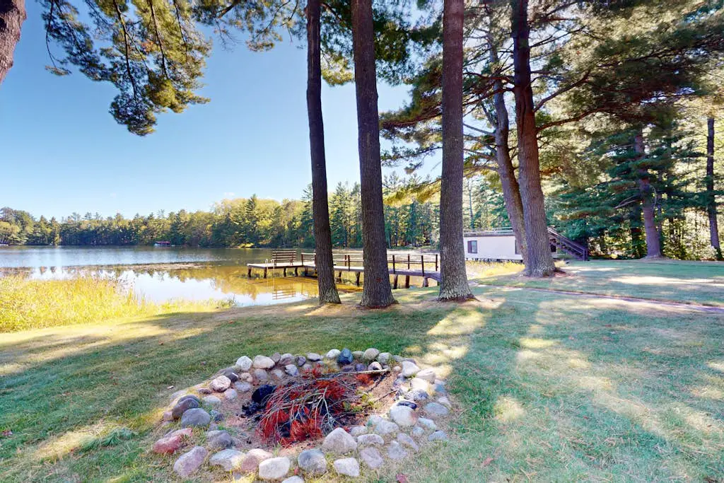 Soaring Pines Lakeside