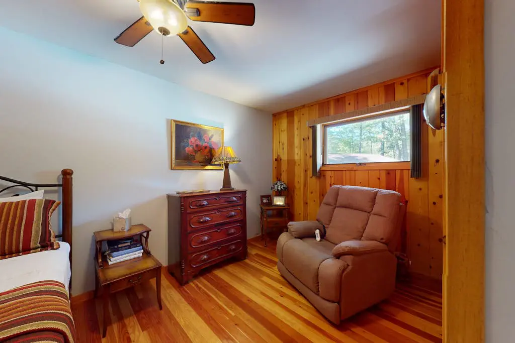 Soaring Pines Lakeside
