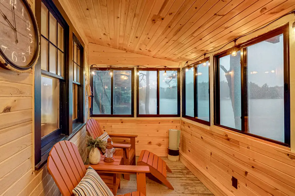 Little Red Lakeside Cabin