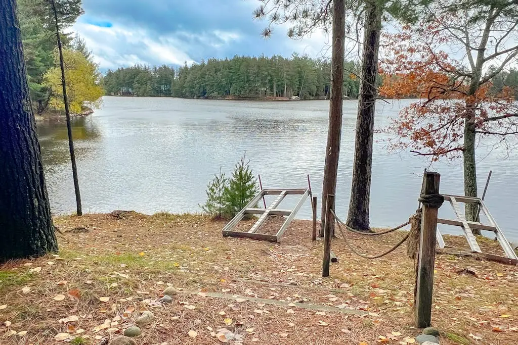Little Red Lakeside Cabin