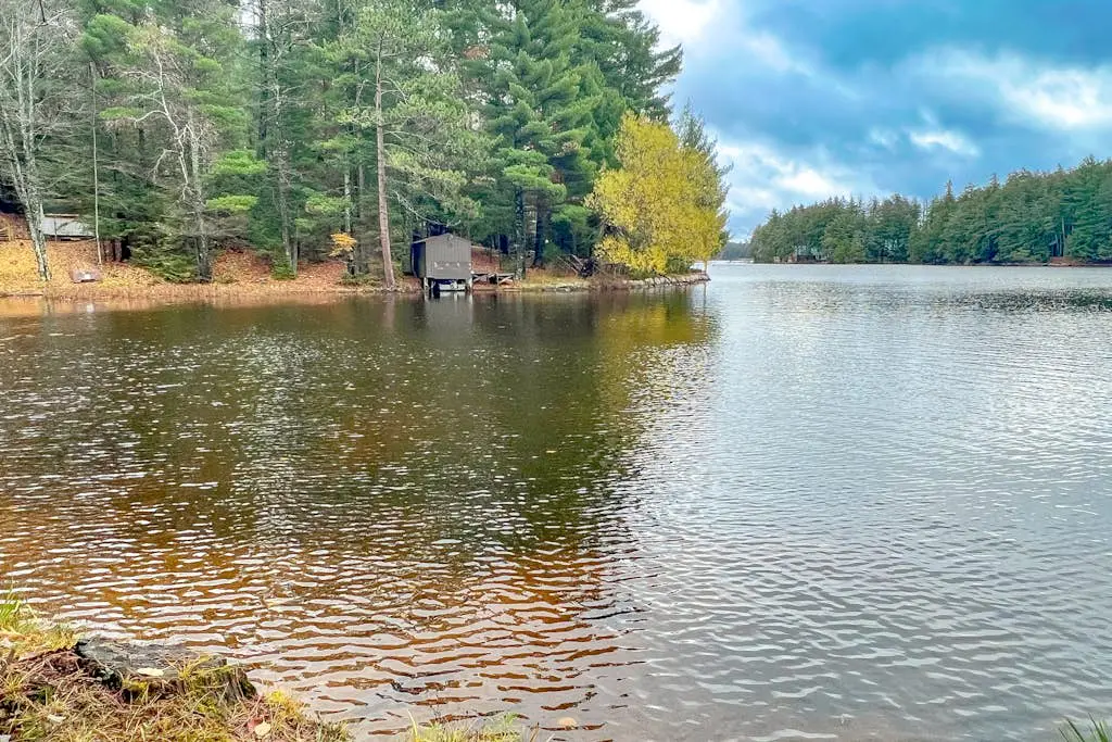 Little Red Lakeside Cabin