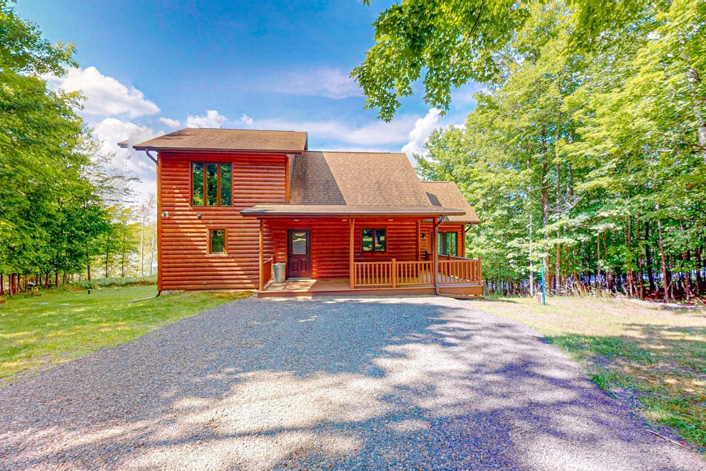 Beautiful Lakefront Cabin with a Private Dock, Firepit, and Large Yard!