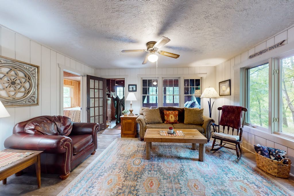 Riverside Home with Firepit,  Gas Grill,  and Washer/Dryer
