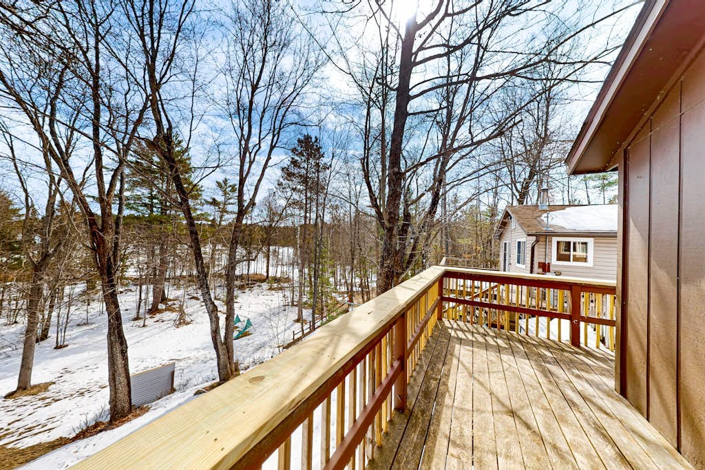 Pickerel Lake cabin w/ kayaks, dock, patio, grill & direct access to trails!