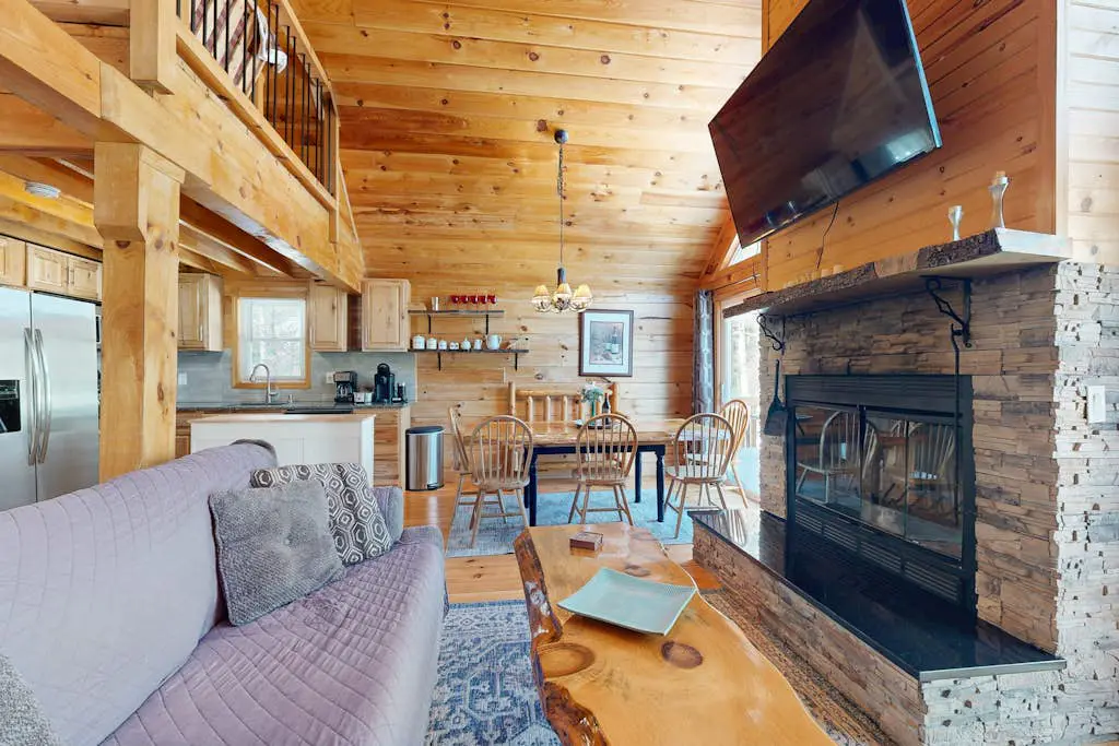 Castle Rock's Serenity Cabin